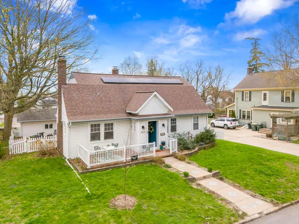 453 Chestnut St, Valparaiso, IN 46385