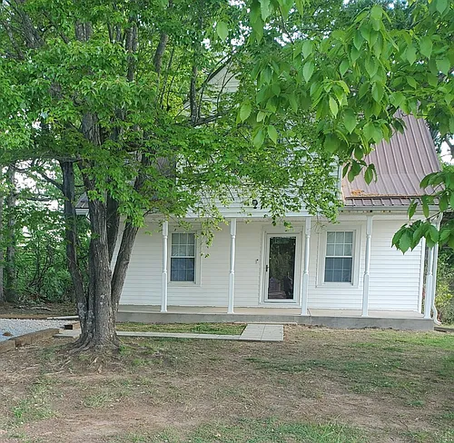 1020 Hickory Rd Photo 1