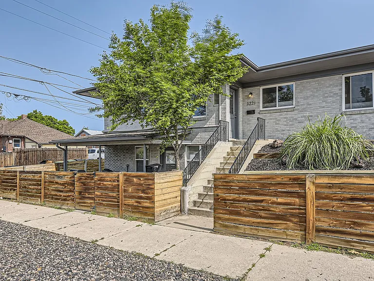 3221 E 33rd Ave — Photo 1