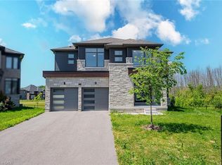 13 Del Ray Cres, Wasaga Beach, ON L9Z 0N7