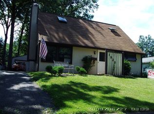 1928 Hanover St, Cuyahoga Falls, OH 44221