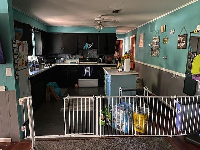 2nd image of 590 N Ave E