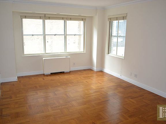 4th image of 60 W 57th St APT 4D