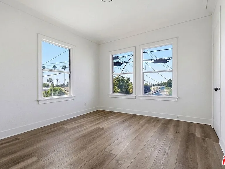 1021 N Mariposa Ave #4 — Photo 8