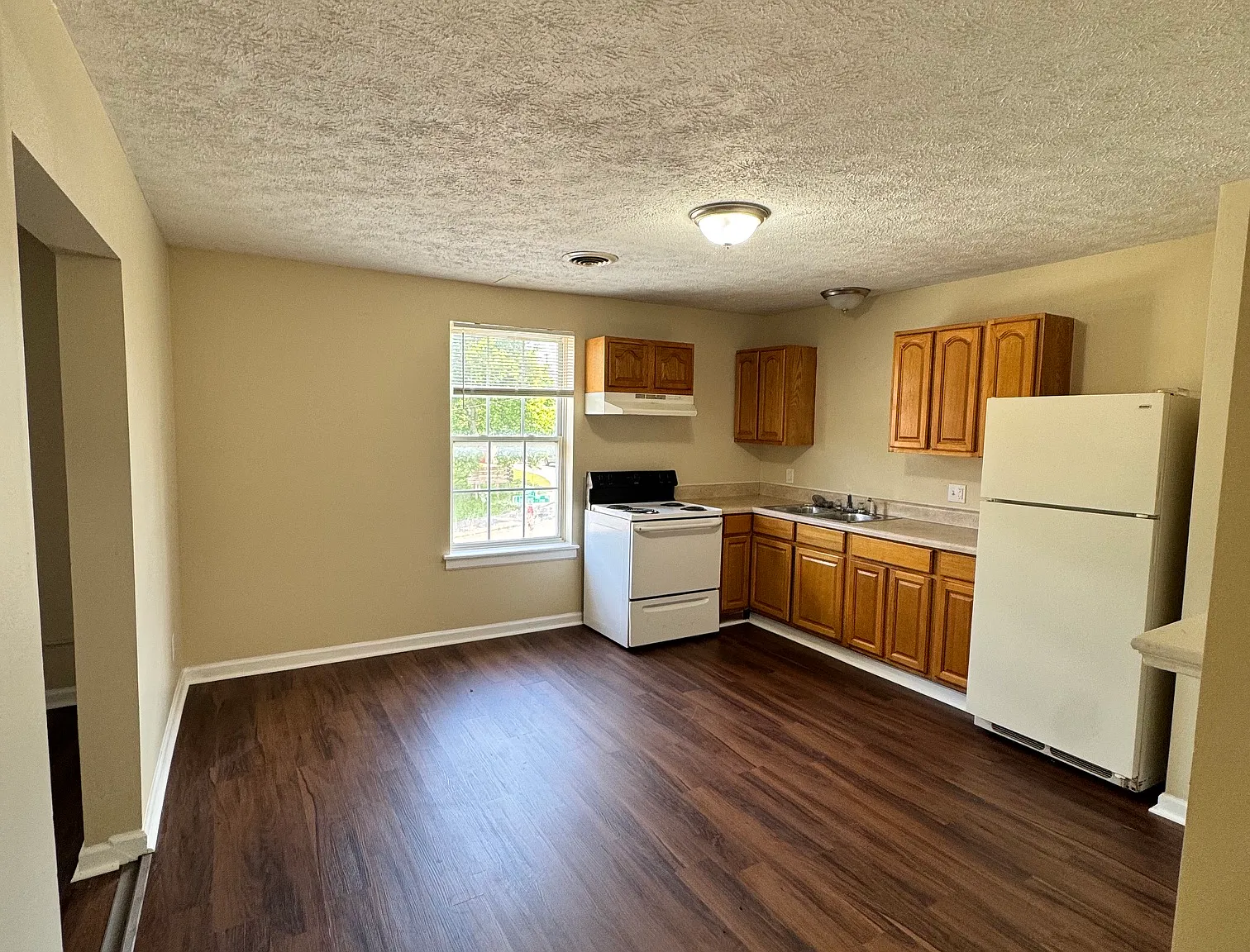 2 bed, 1200 sqft, $1,095 — Photo 4