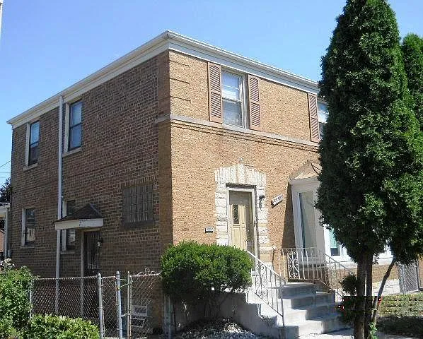 8223 S Spaulding Ave photo 1