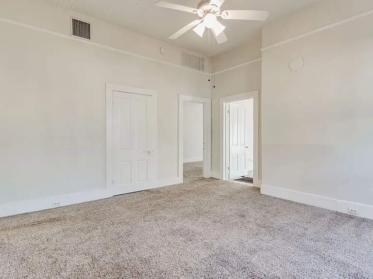 1224 E Strong St — Photo 16