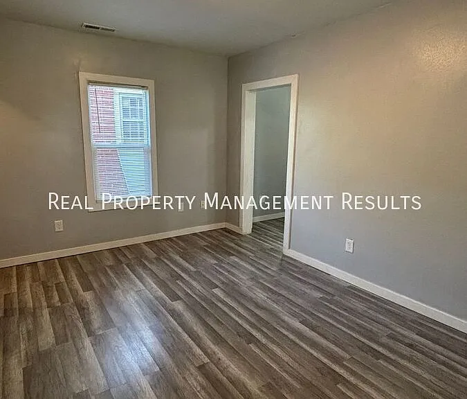 507 S Evans Ave #B — Photo 3
