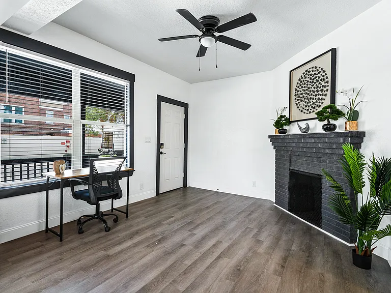 209 W Gladys St #2 — Photo 7