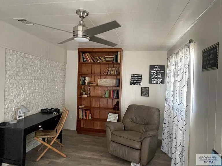 1617 E Los Ebanos Blvd — Photo 33
