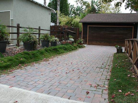 Garage/Drive -pavers