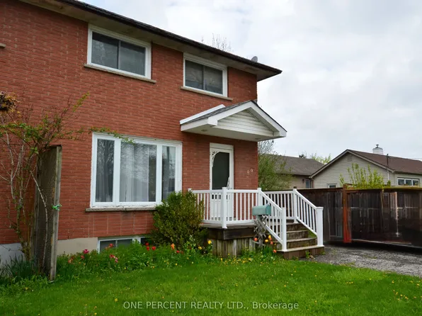 99 Louth St, Saint Catharines, ON L2S 2T7