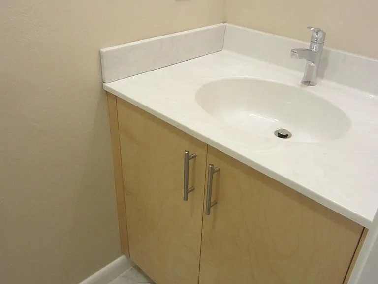 4210 N Center St — Photo 17