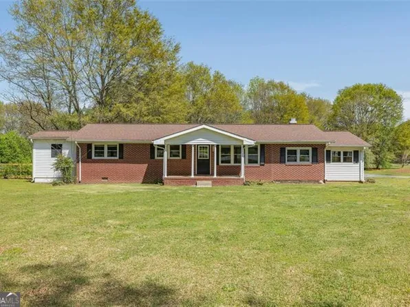 35 Adams Place Dr, Royston, GA 30662