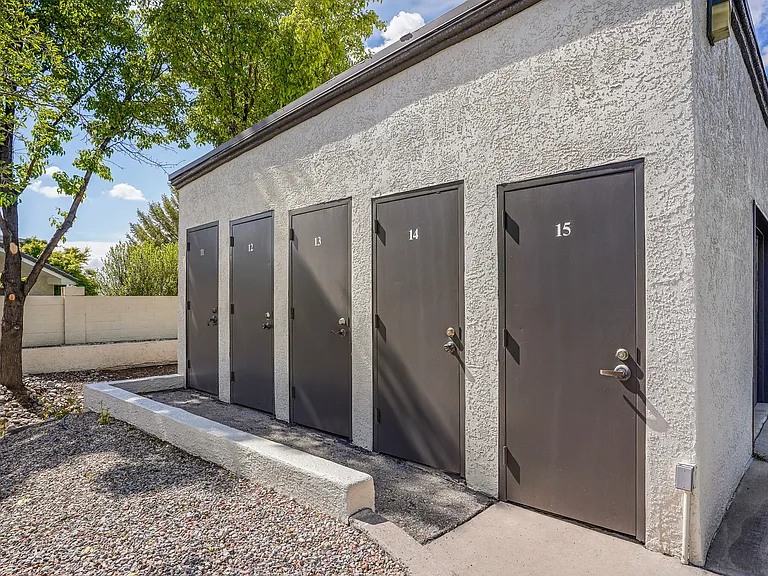 La Ventana Apartments — Photo 44
