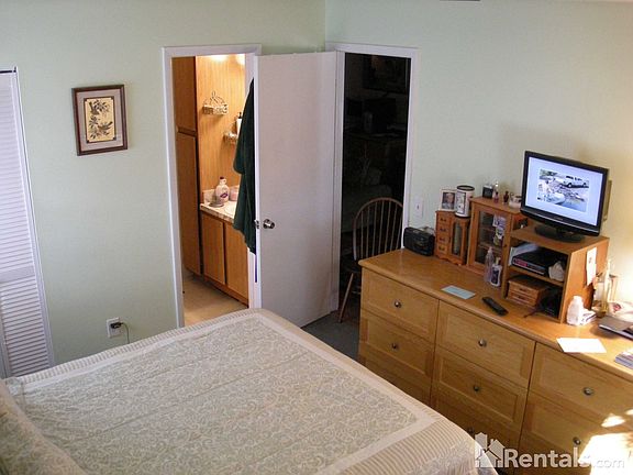 5th image of 3802 N Oak Dr #W42