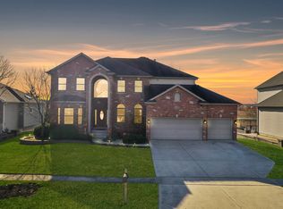 405 Deerfield Dr, Oswego, IL 60543