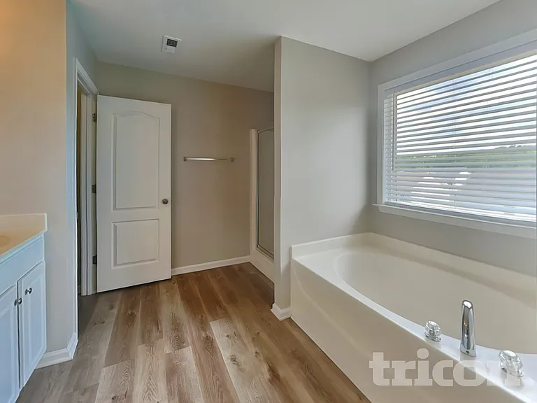 527 W Saddletree Dr — Photo 10