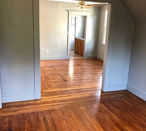 5th image of 87 Willis St Fl 3