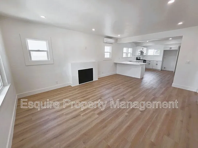 514 S Seaward Ave — Photo 4