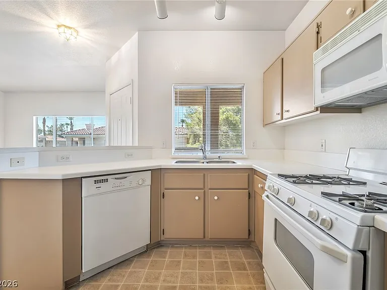 251 S Green Valley Pkwy #3921 — Photo 9