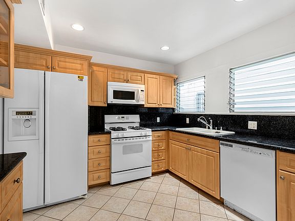 5th image of 6519 W 6th St