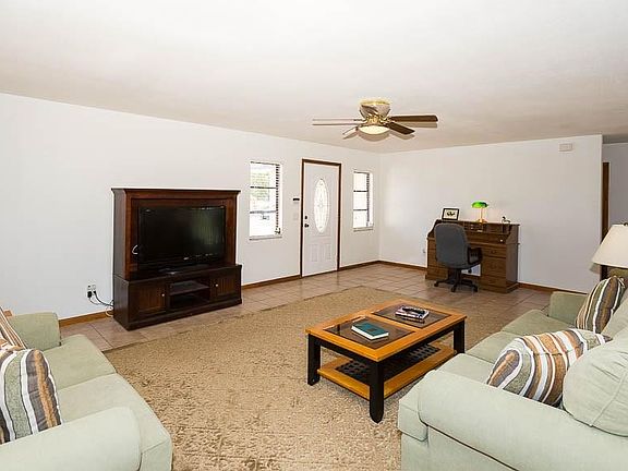 3rd image of 2661 Cedarwood Dr