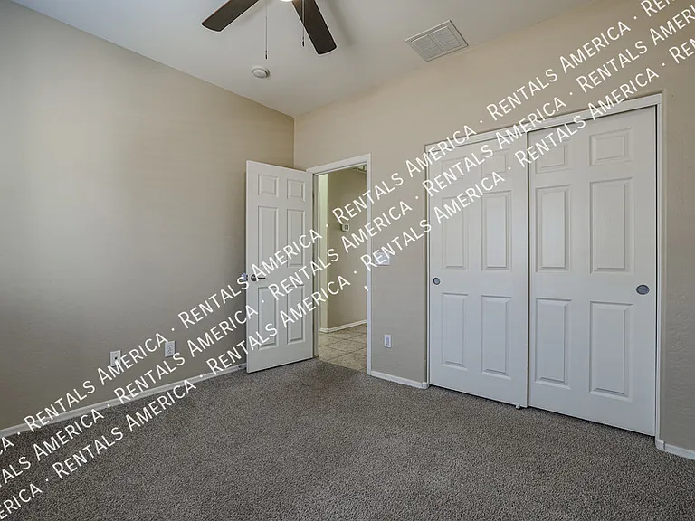 201 W Kona Dr — Photo 14