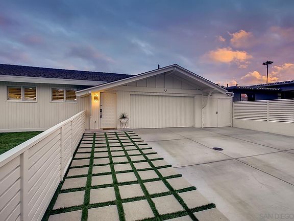 3rd image of 3825 Coronado Ave