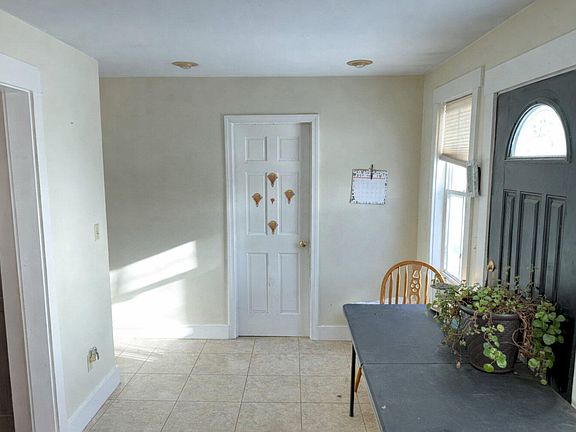 4th image of 21 Main Street