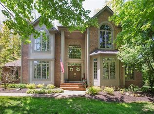 115 Champion Ln, Chagrin Falls, OH 44022