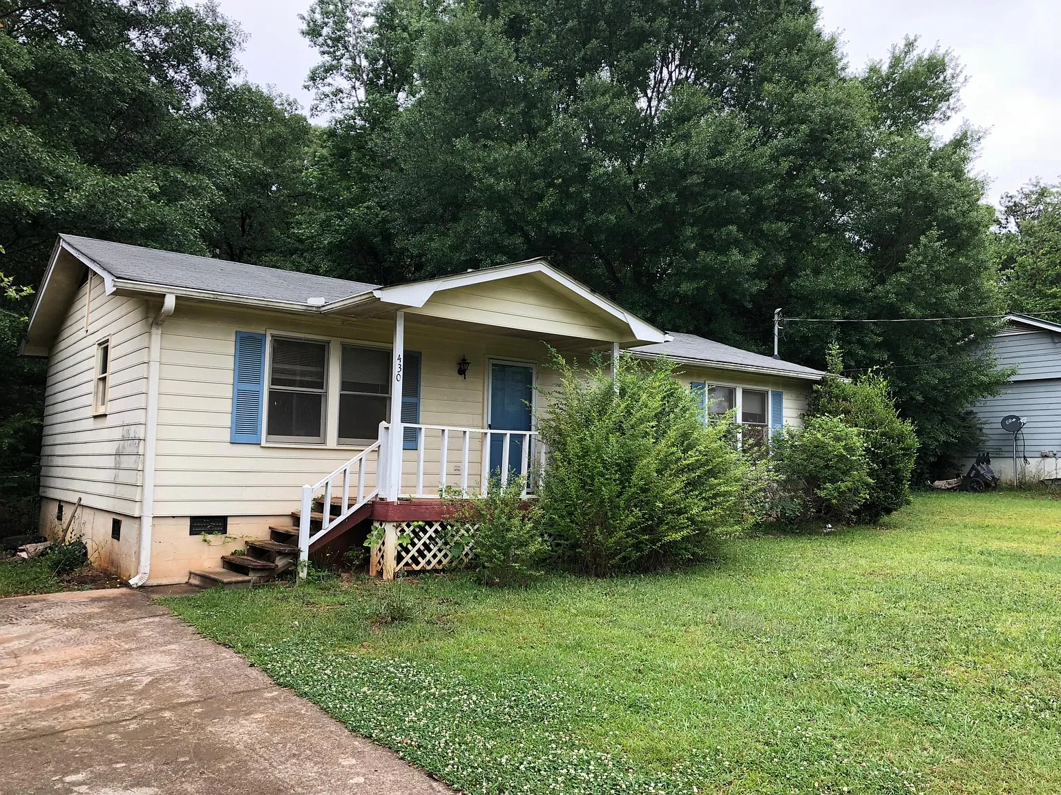 430 Elizabeth Ln photo 1
