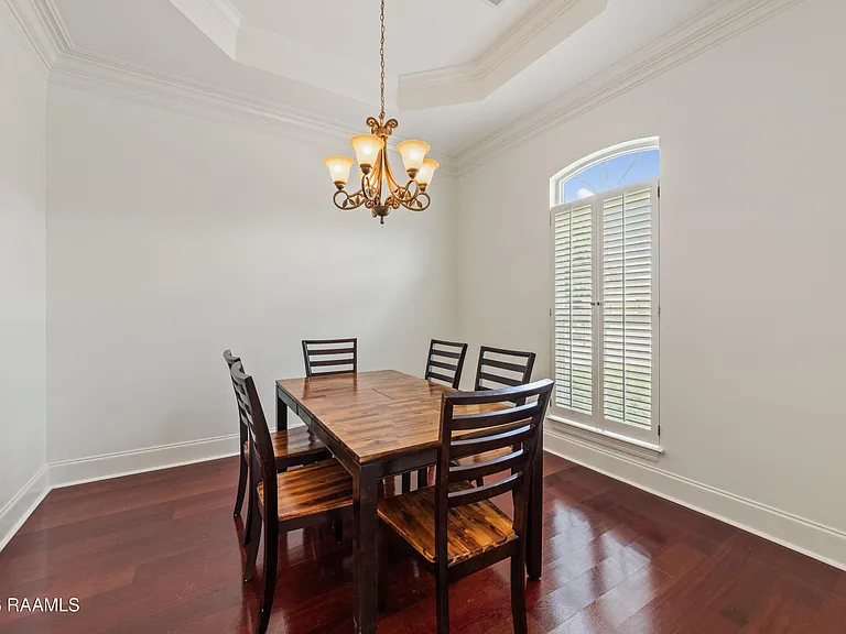 100 Shumard Dr — Photo 17