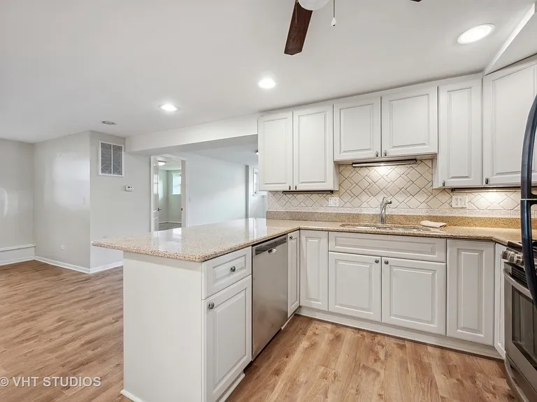 6766 N Onarga Ave #1E — Photo 5