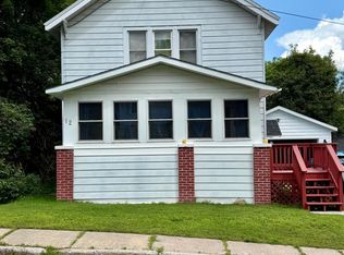 12 Manley St, Saranac, NY 12981