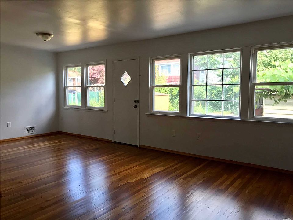 2nd image of 22352 56th Ave
