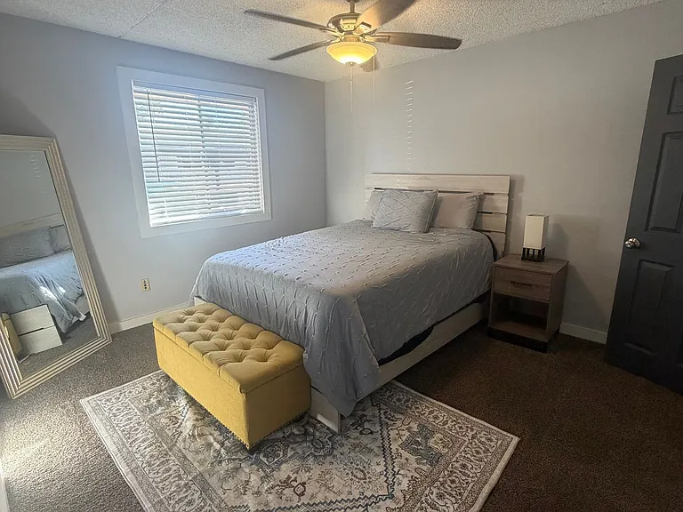 Waters Edge Apartments — Photo 39