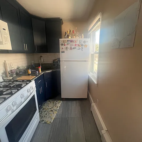 611 E 2nd St #2 Photo 1