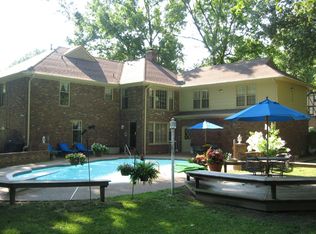 1827 Elmhurst Dr, Germantown, TN 38138