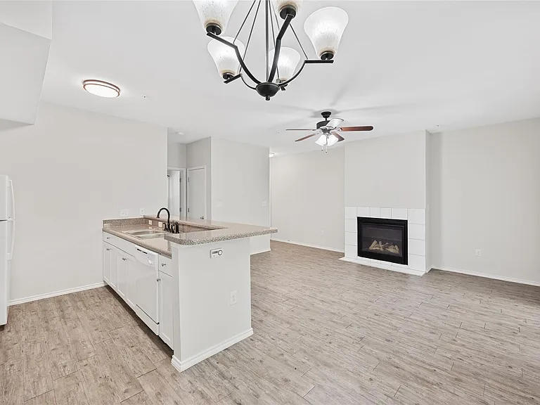 3839 Dry Creek Dr #109 — Photo 7