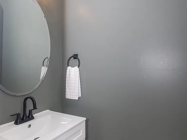 1123 Central Park Cir — Photo 10