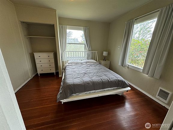4th image of 203 W Ocean Ave