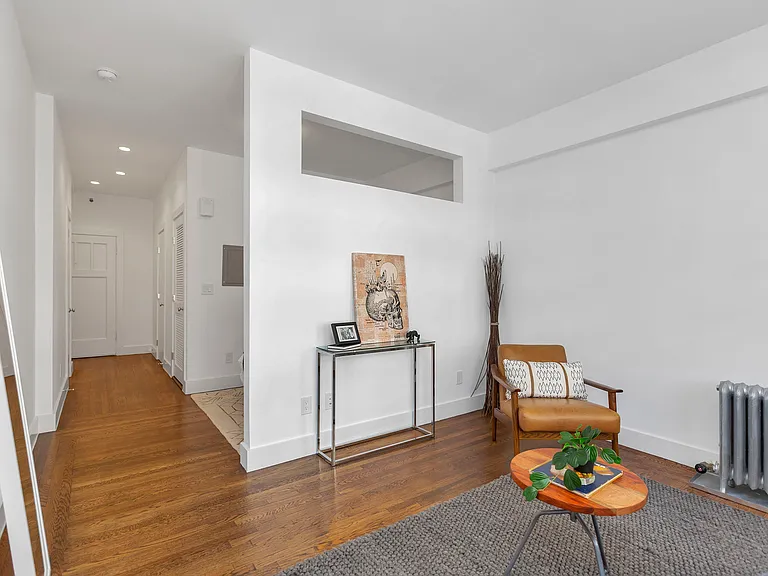 1405 Franklin — Photo 7