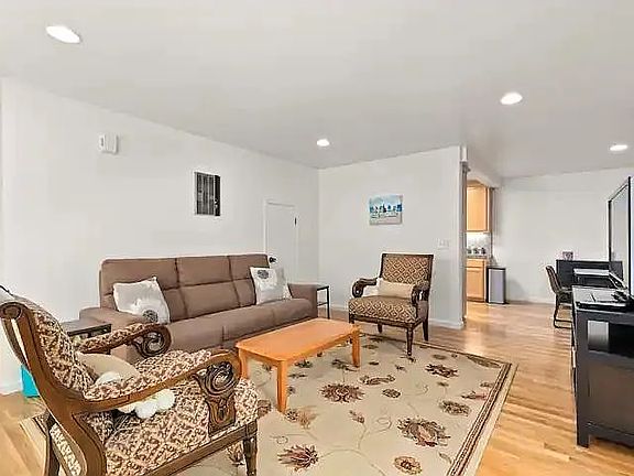 5th image of 215 San Jose Ave