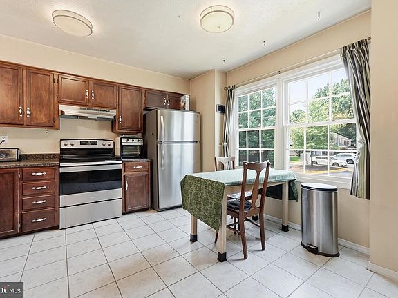 3rd image of 9045 Old Hickory Ct