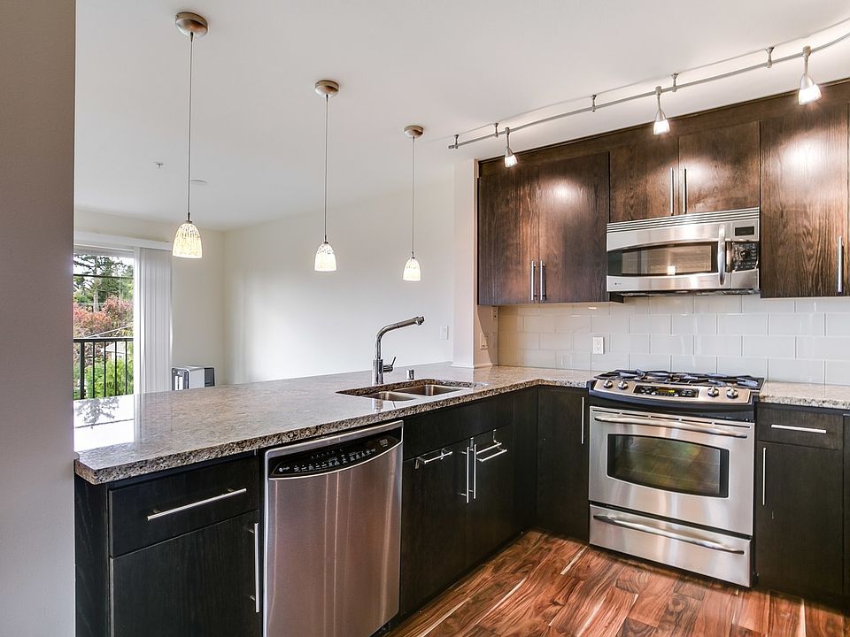 1st image of 511 100th Ave NE APT 402