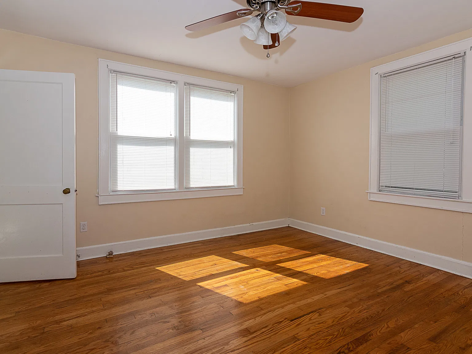 3 bed, 1416 sqft, $2,300 — Photo 4
