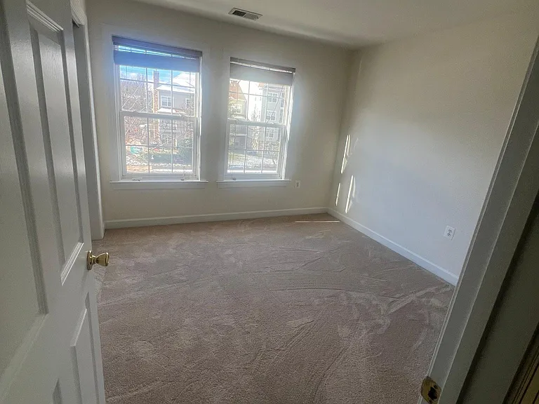 13645 Venturi Ln — Photo 9