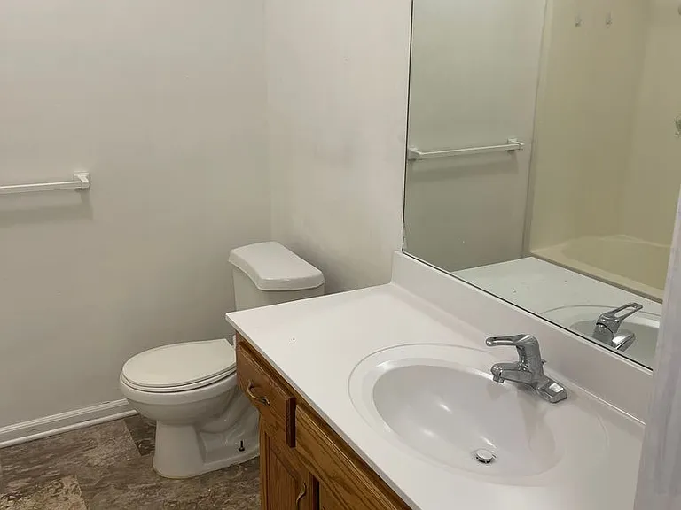 601-643 Port Arthur Rd — Photo 23