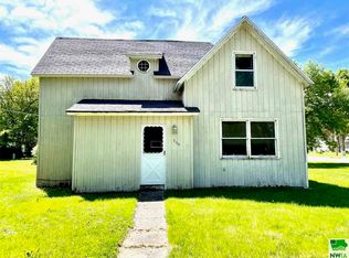 506 1st St, Rolfe, IA 50581